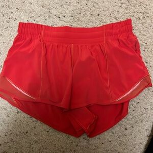 lululemon hotty hot shorts in red
